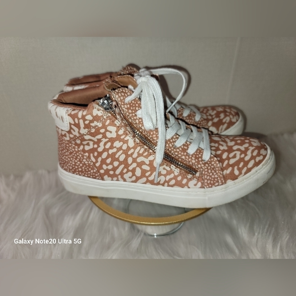Ladies size 8 High Tops
